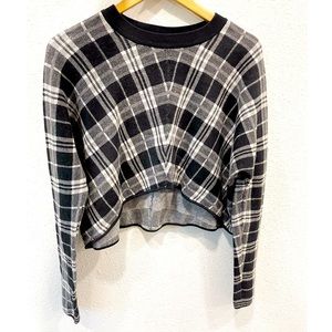 BCBGENERATION Black & White Plaid Cropped Top Sweater, Loose fitting, size XS